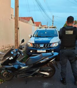 Polícia Militar recupera motocicleta furtada em ação rápida após denúncia