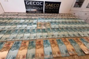 Operação “Buraco Sem Fim” apreende R$ 429 mil em dinheiro vivo e leva ex-secretário à prisão
