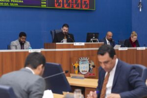 Câmara de Três Lagoas aprova projetos sobre saúde, reajuste salarial e mudanças no serviço de táxi