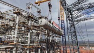 Arauco instala equipamento de 300 toneladas na maior caldeira de recuperação do mundo