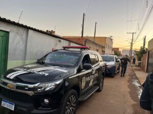 Operação conjunta cumpre mandados e apreende drogas no bairro Guanabara em Três Lagoas