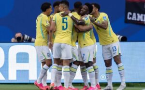 Brasil vence Japão de virada nos acréscimos e mantém vivo o sonho do hexacampeonato