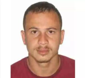 Suspeito de participar de sequestro ligado ao ‘tribunal do crime’ se apresenta à Polícia Civil; outro continua foragido