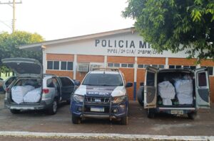 Polícia Militar apreende veículos e mercadorias de descaminho durante operação em Brasilândia
