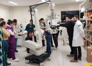 Governo de MS amplia capacidade cirúrgica do HR da Costa Leste com microscópio de alta tecnologia