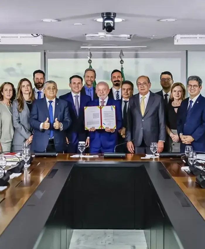 Lula sanciona Lei Antifacção e defende prisão de magnatas do crime