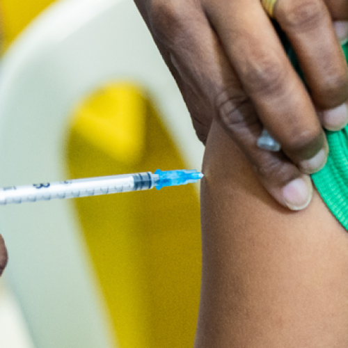 Vacinação contra a gripe será realizada na Feira Central com apoio à Campanha do Agasalho