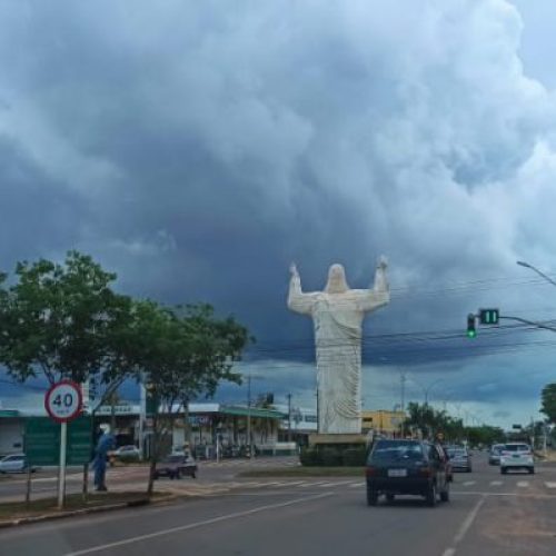 Frente fria derruba temperaturas e coloca Três Lagoas em alerta para chuvas intensas nesta semana