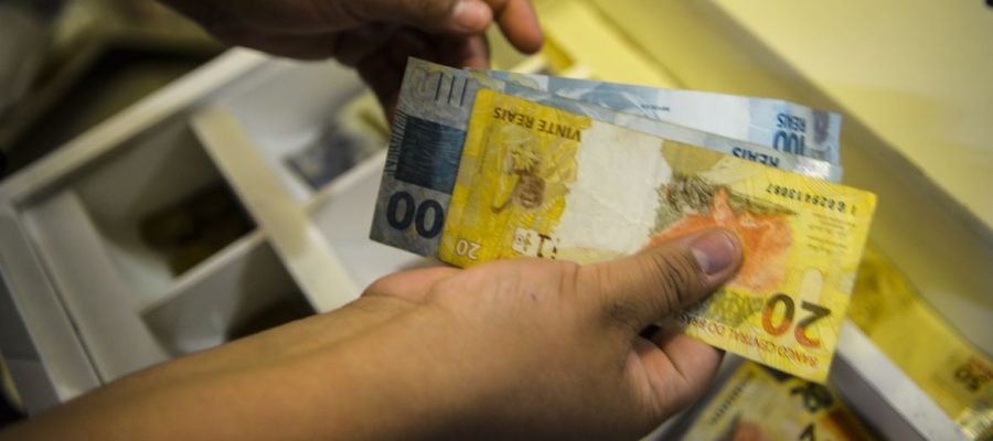 Governo propõe salário mínimo de R$ 1.717 em 2027