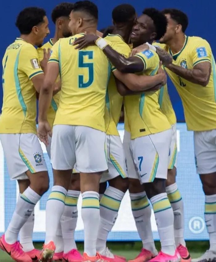 Brasil vence Japão de virada nos acréscimos e mantém vivo o sonho do hexacampeonato