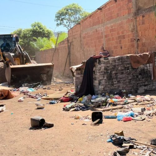 Prefeitura realiza ação integrada para reestruturação e limpeza de terrenos na região do Centro POP