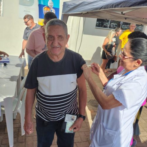 Após sucesso de público na última edição, prefeitura realiza nova ação de vacinação na Feira Central